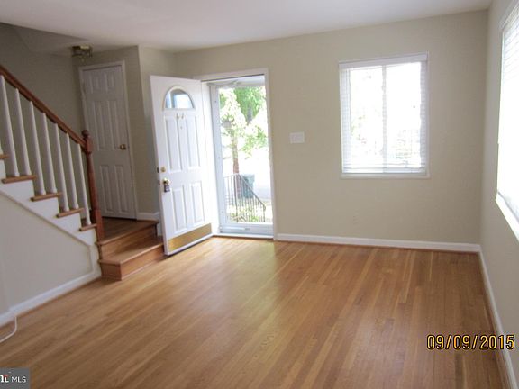 3rd image of 43 Underwood Pl