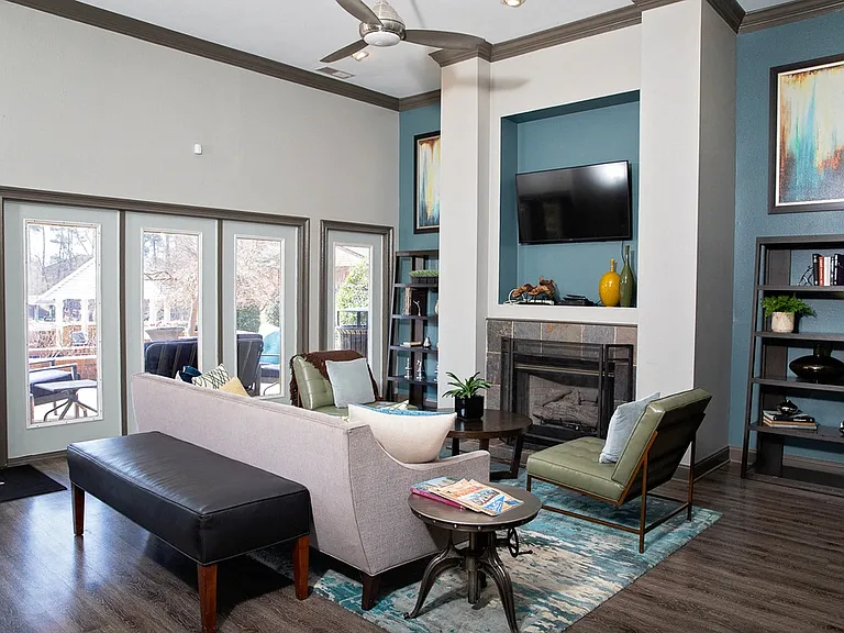 Southpoint Estate Apartments — Photo 17