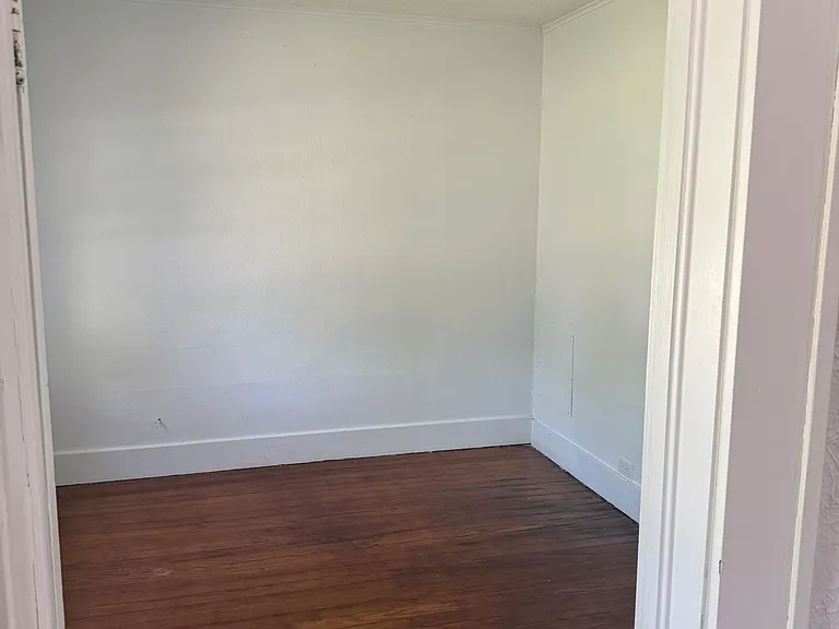 320 W 7th Ave — Photo 8