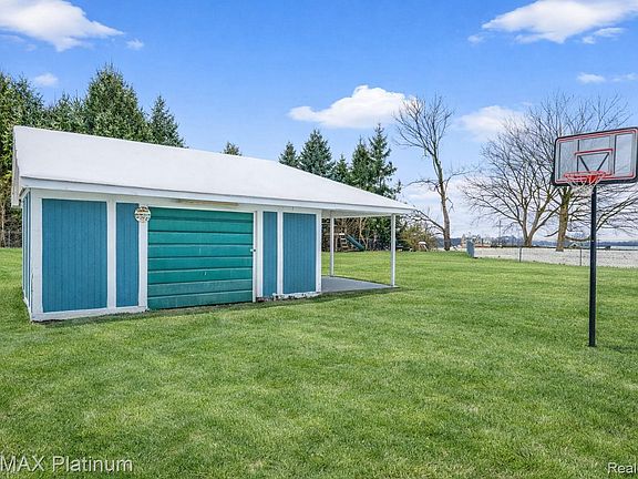 3rd image of 3965 Parsons Rd