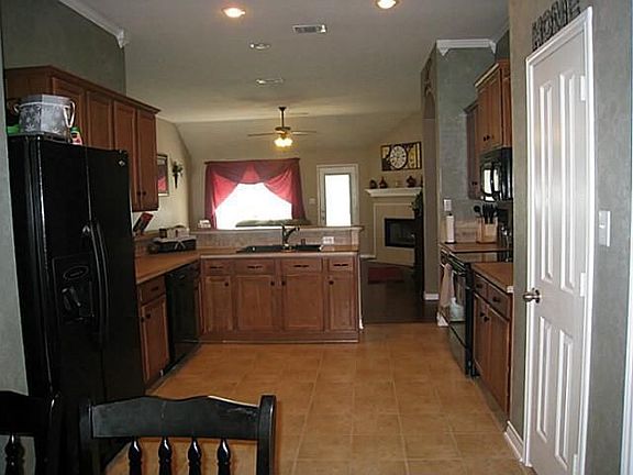 3rd image of 624 Bur Oak Dr