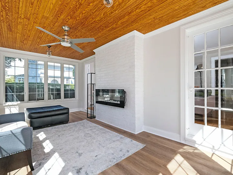 107 Lee Rd — Photo 11