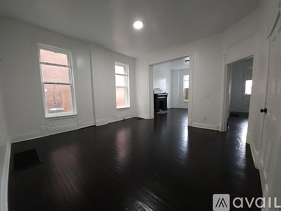 3rd image of 1404 Sylvanie St
