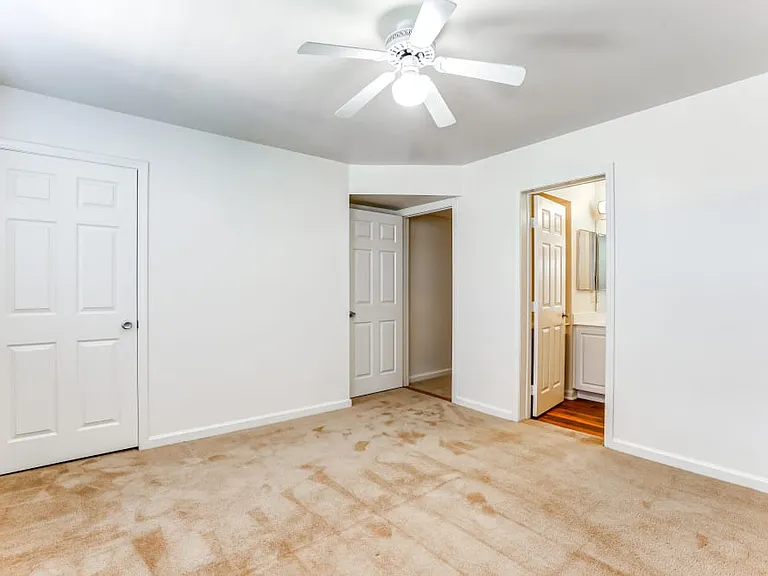 Gateway Village - Military Housing — Photo 8