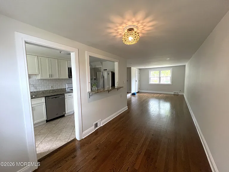 317-325 Bath Ave #15 — Photo 9