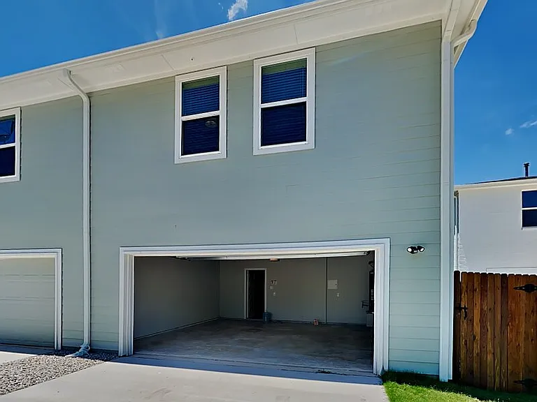 315 Athenia Dr — Photo 15