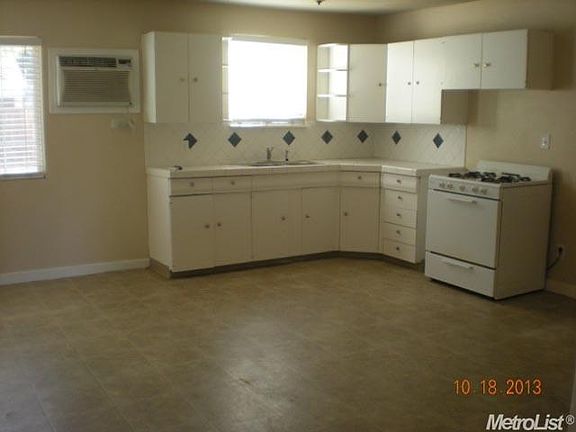 2nd image of 104 S Sinclair Ave