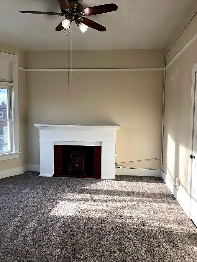 Studio, 425 sqft, $1,050 — Photo 2