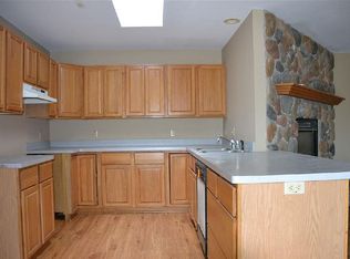 424 Hanson Rd, Stoughton, WI 53589