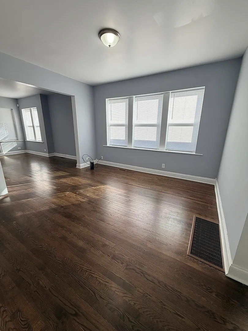 3 bed, 2674 sqft, $2,100 — Photo 4