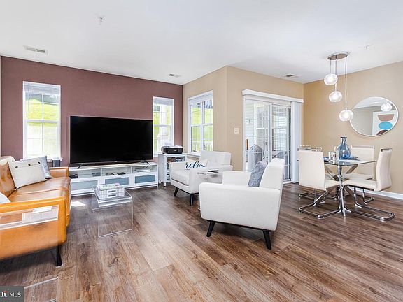 2nd image of 5003 Hollington Dr Unit 103