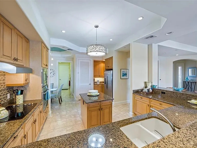 580 Avellino Isles Cir #18102 — Photo 12