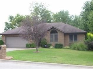 2274 W Arlington St, Springfield, MO 65810