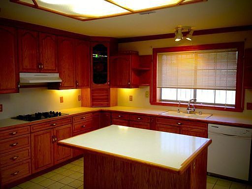 4th image of 7000 Mountain Moss Dr