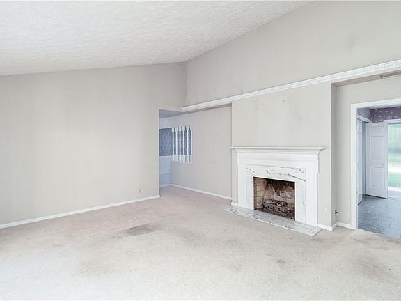 3rd image of 37 S Cedar St