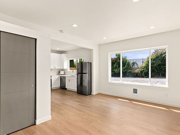 4th image of 14643 8th Ave SW #C