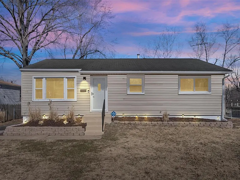 1031 Highmont Dr — Photo 1
