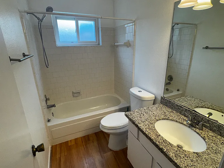 Guest Bathroom between two bedrooms.