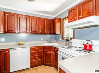 5640 Viking Dr, Jackson, MI