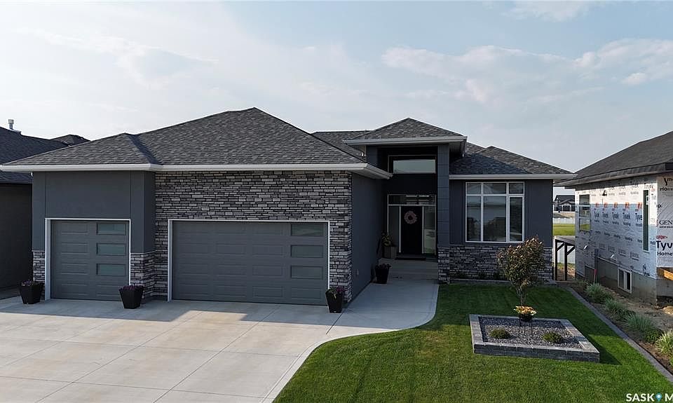 1st image of 222 Albright CRESCENT
