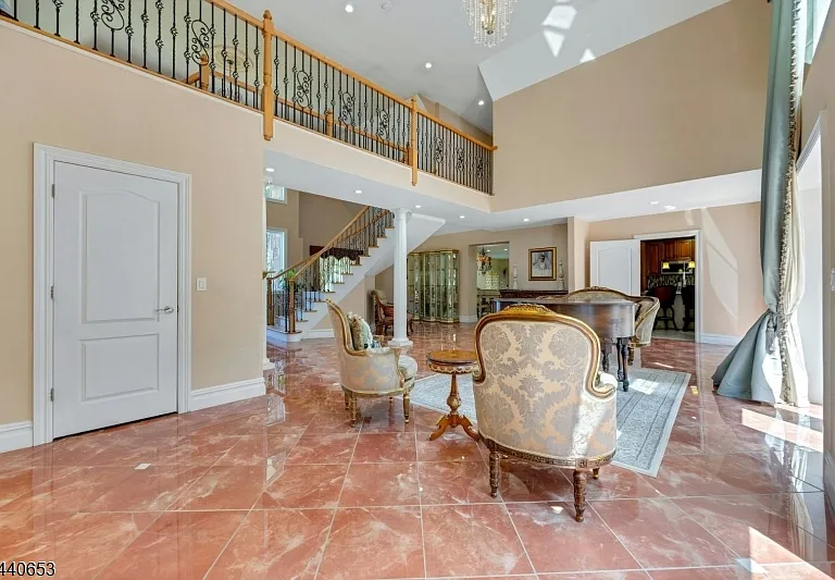 252 Mabel Pl — Photo 9