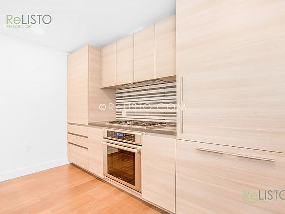 5th image of 708 Long Bridge St APT 310