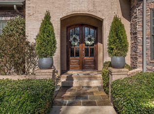 105 Courtyard Dr, Chelsea, AL 35043