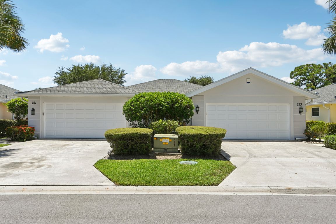 Brier Cir-S2007-001.jpg