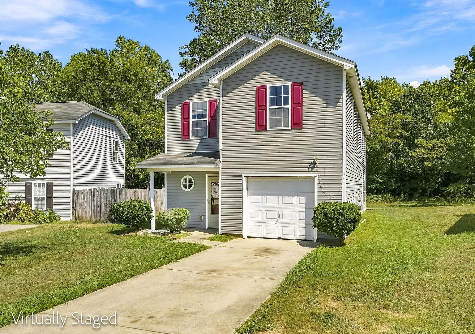 Comfortable Living in West Charlotte — Photo 2