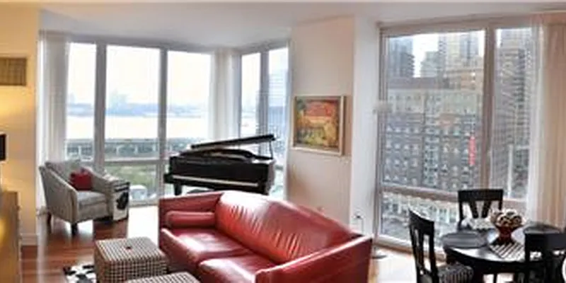 Sold by (Legacy) Elegran | media 10