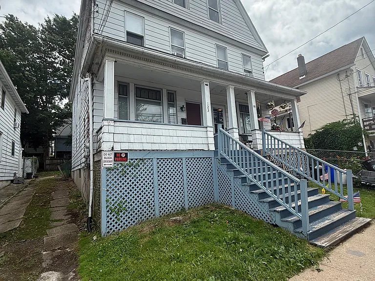 123 N Meade St — Photo 1