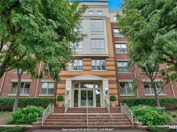 24 Avenue At Port Imperial APT 230, West New York, NJ 07093