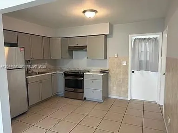 2407 McKinley St #2, Hollywood, FL 33020
