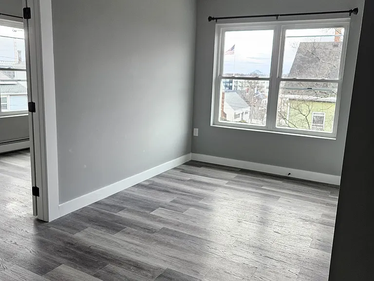 32 Irving St #2F — Photo 6