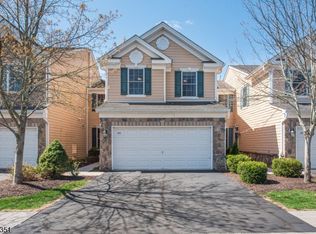 24 Hopkins Ct, Parsippany, NJ