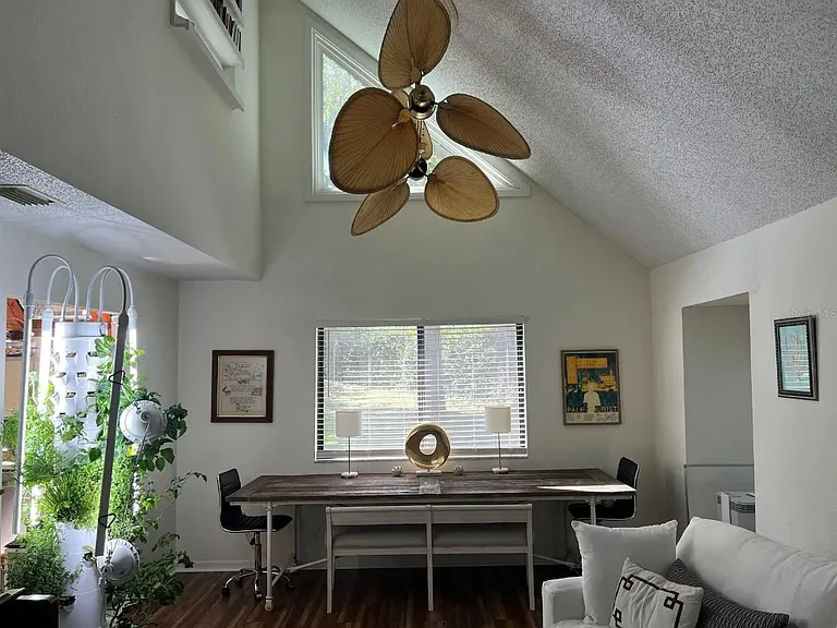 1621 NE 2nd St #503 — Photo 5