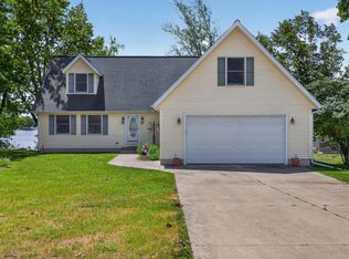 14023 Grandview Dr, Cement City, MI 49233