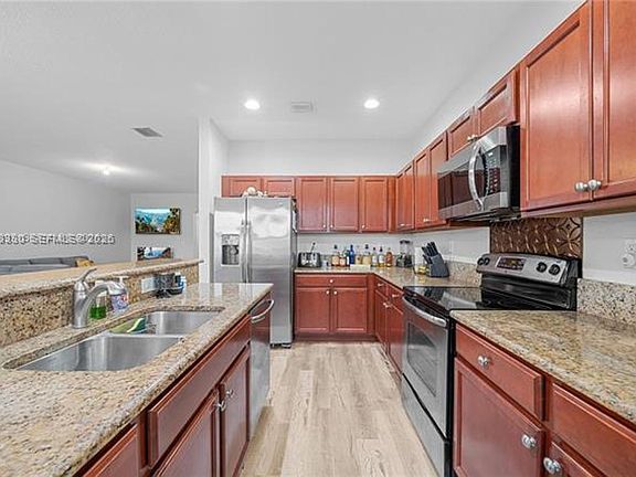4th image of 11287 SW 239th St