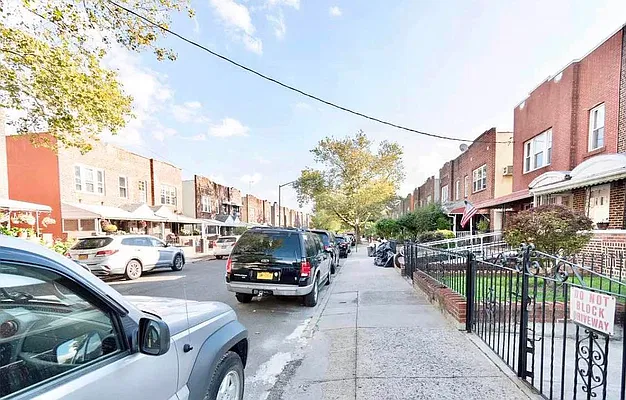 Rented by RealTegrity NY LLC | media 19