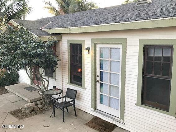 3rd image of 1233 Hemlock Ln