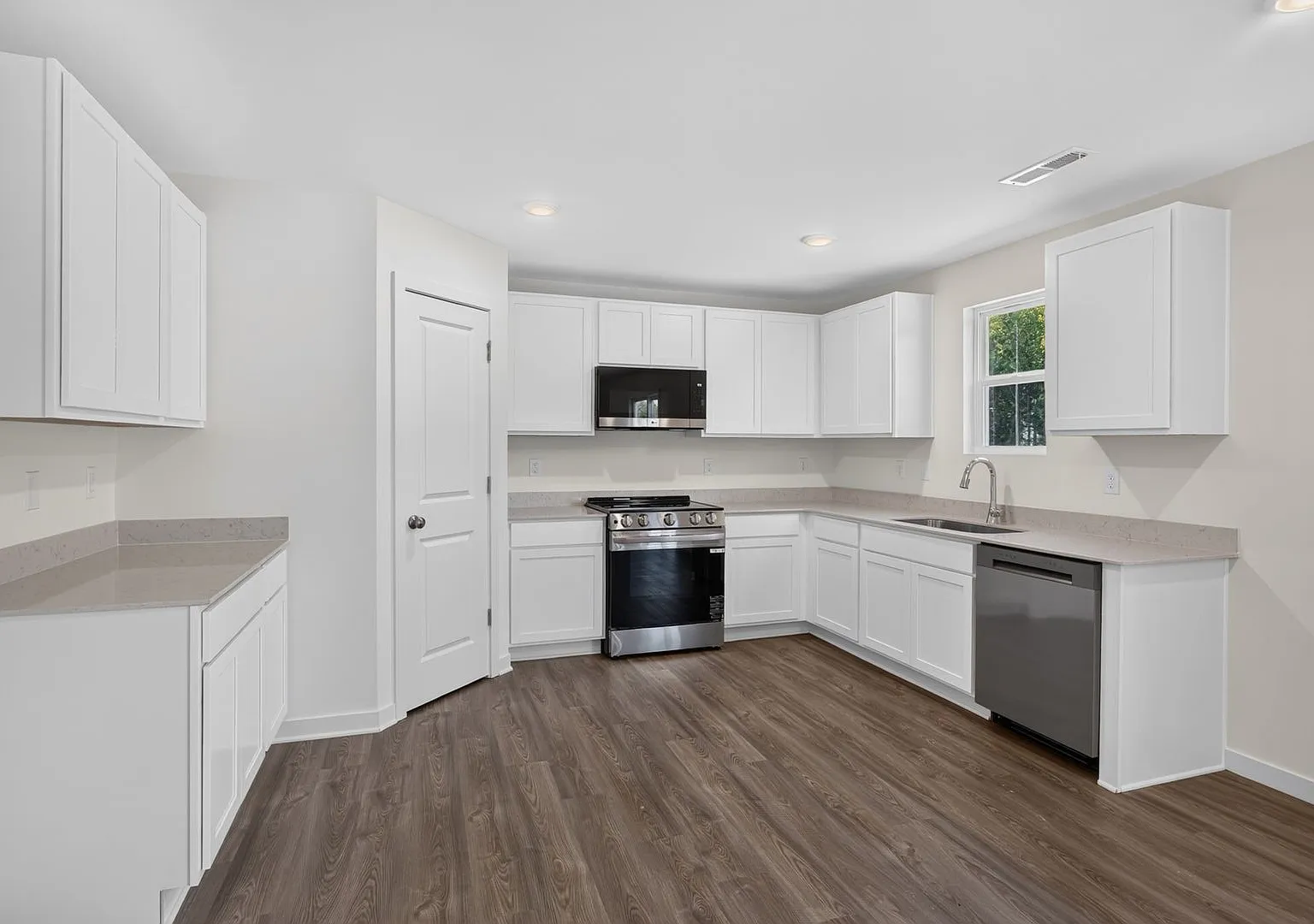 4 bedroom new Construction home. — Photo 4