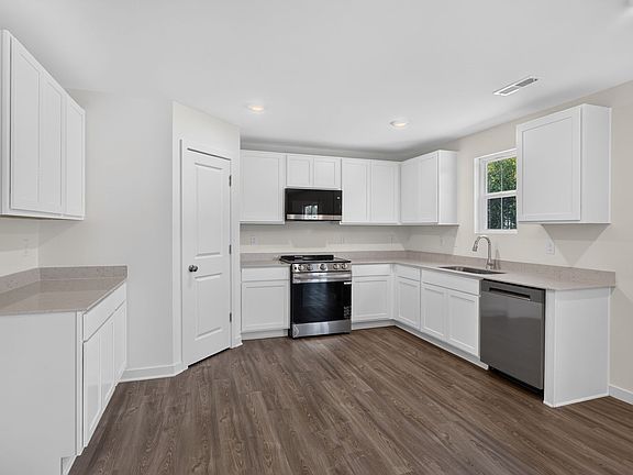 4th image of 882 Waterworks Rd