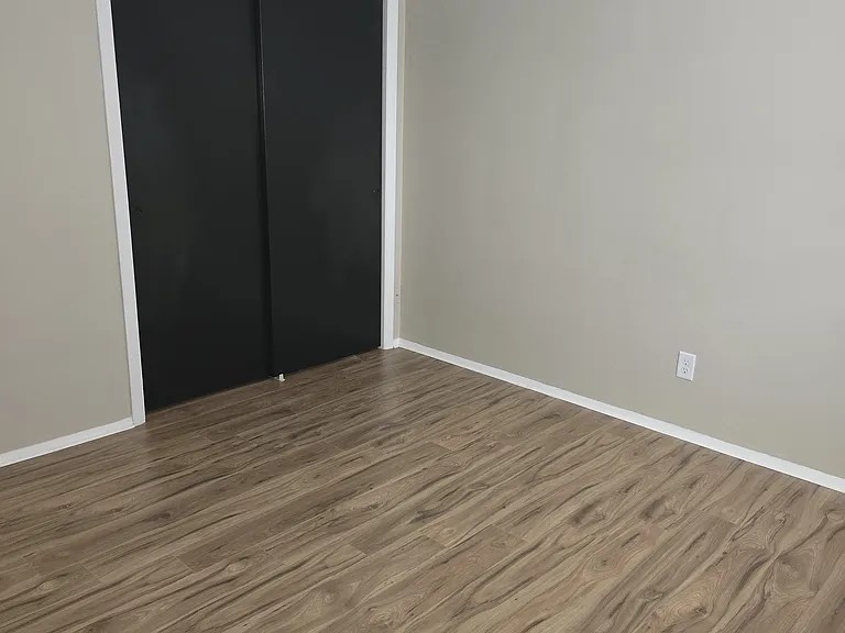 232 E Oak Cliff Ct #4 — Photo 5