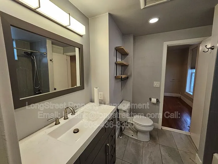 1734 SW Market St — Photo 17