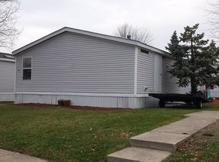 68 Petoskey St, New Hudson, MI