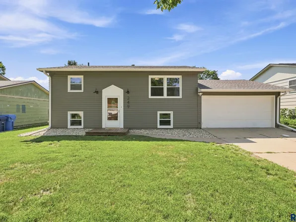 249 N Meyer Ln, Sioux Falls, SD 57103