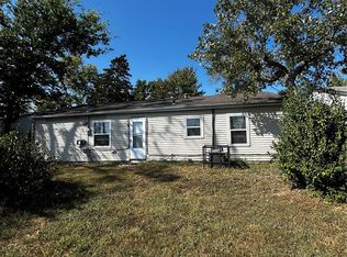 817 Saint Matthew Dr, Cahokia, IL 62206