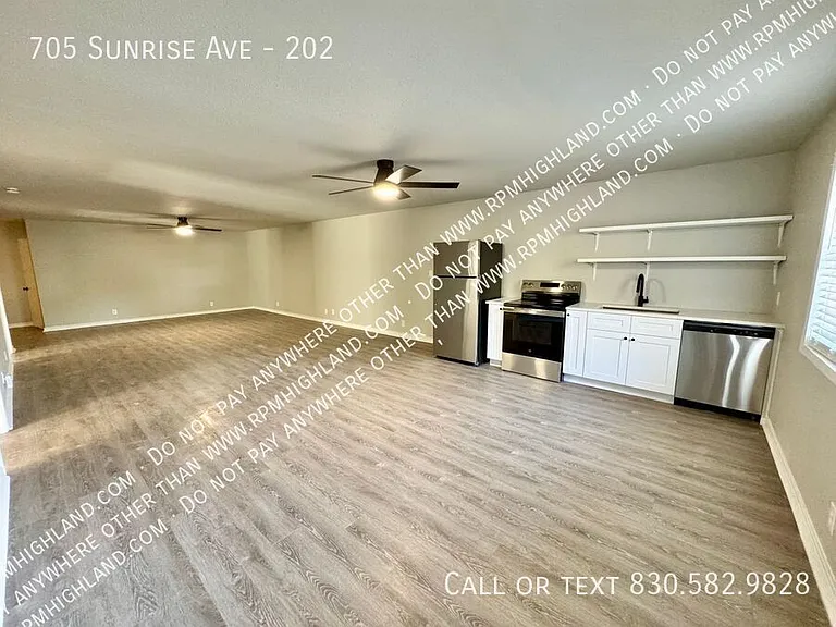 705 Sunrise Ave #202 — Photo 3