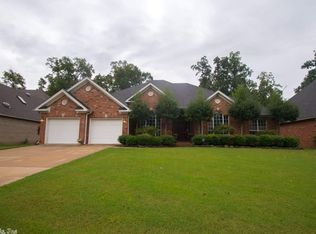 206 Nemours Cv, Maumelle, AR 72113