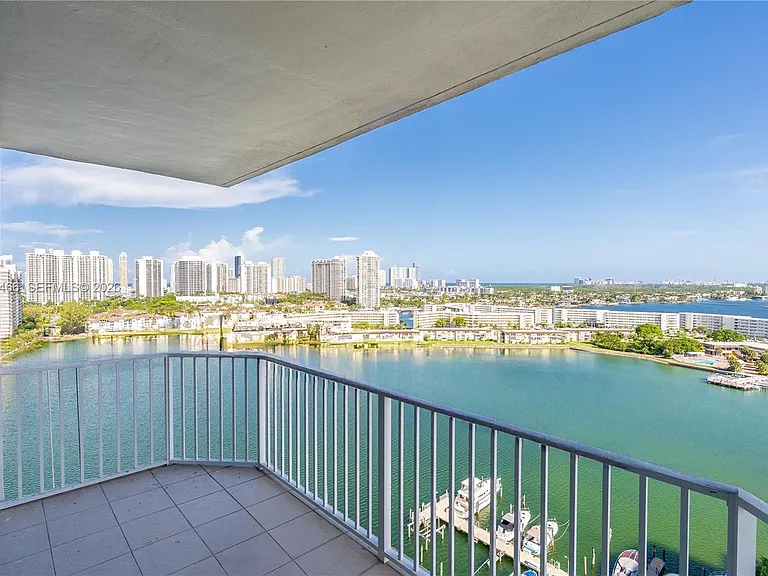 18081 Biscayne Blvd #1903 — Photo 60